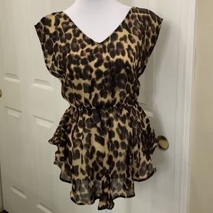 Avec semi-sheer leopard print top